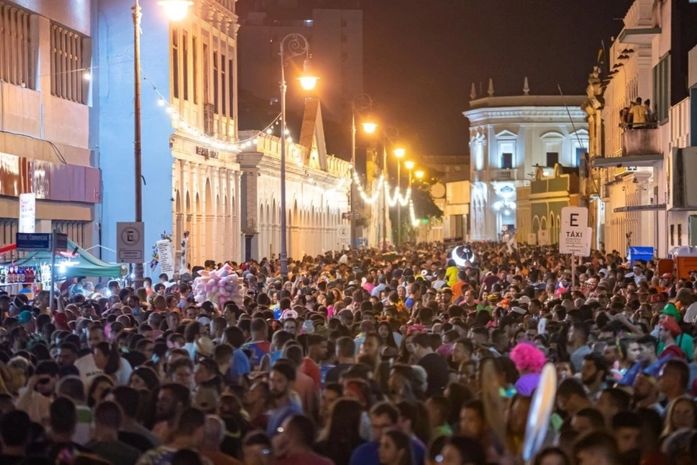 Gambiarras luminosas são furtadas após realização do Jaraguá Folia, em Maceió