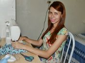 Com artesanato, jovem consegue renda fabricando produtos em feltro