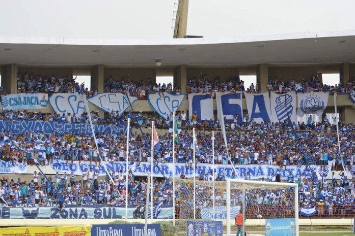 Torcida do CSA no Rei Pelé