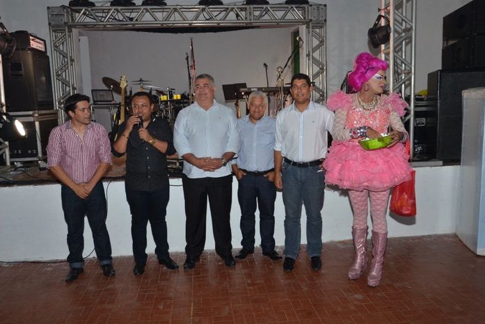Prefeito George Clemente participou de festa para os professores organizada pelo CECREM