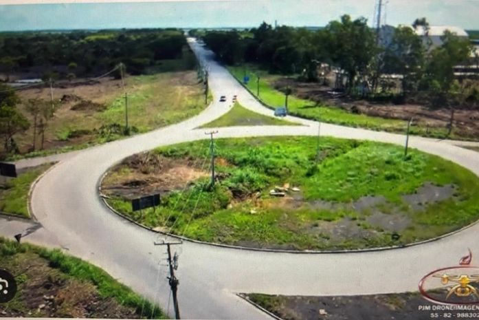 RESPOSTA: DNIT esclarece que rotatória do Polo em Marechal está devidamente sinalizada, conforme as normas técnicas vigentes