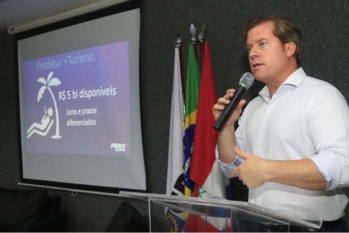 Marx apresenta destinação de R$ 800 milhões em infraestrutura a engenheiros do Crea AL