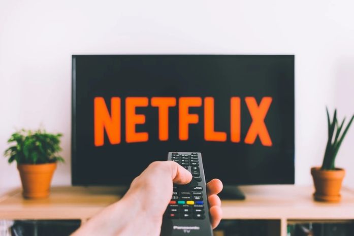 Efeito Netflix: Como o entretenimento dita as tendências e influencia os comportamentos.
