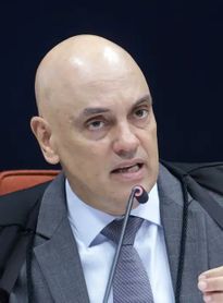 Moraes autoriza oitiva de Bolsonaro sobre material achado no Alvorada