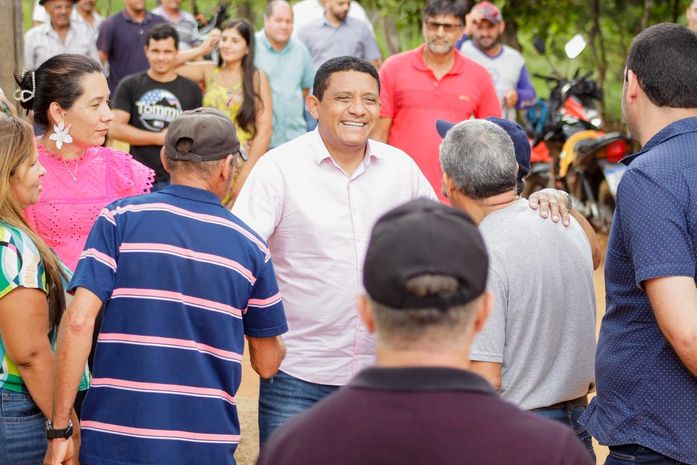 Prefeitura entrega forrageiras que beneficiará produtores de 15 comunidades rurais