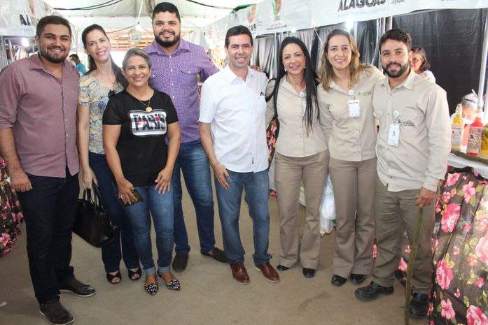 Ediel Leite comemora com os craibenses o sucesso da II Feira Agrária