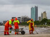Desenvolvimento Sustentável intensifica serviços de limpeza na Praia da Avenida