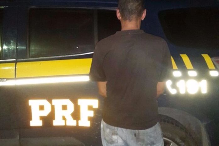 Homem com mandado de prisão foi preso pela PRF em São Sebastião