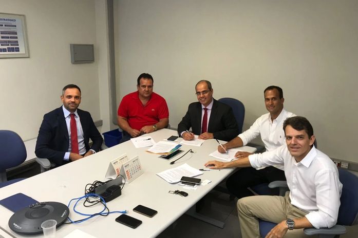 Paripueira e CEF assinam contrato para a construção de 96 casas populares