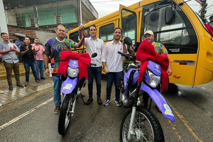 Educação de Santana do Mundaú recebe reforço na frota de veículos durante programação da emancipação política