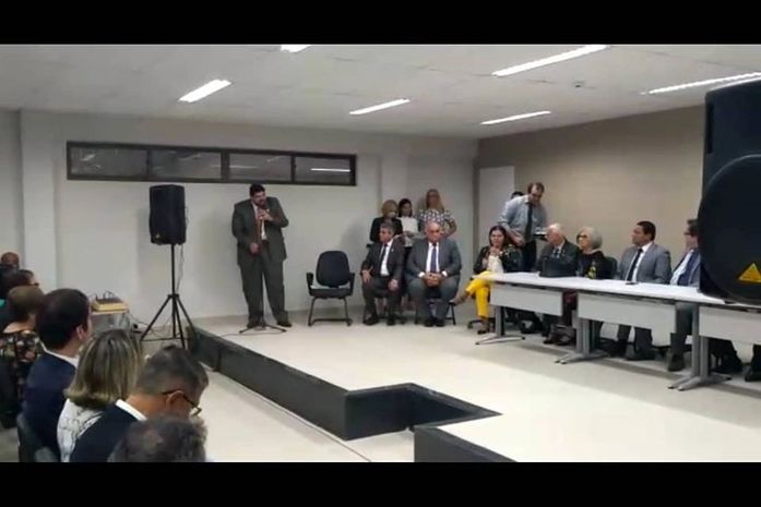 O encontro indigesto da deputada Ângela Garrote e o prefeito Júlio Cezar