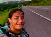 Jovem integrante do Grupo Caiçara caminha 350 km do sertão da Bahia até Maceió