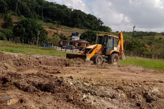 Apoio ao homem do campo: Prefeitura de Branquinha abre açudes e prepara terrenos para plantio