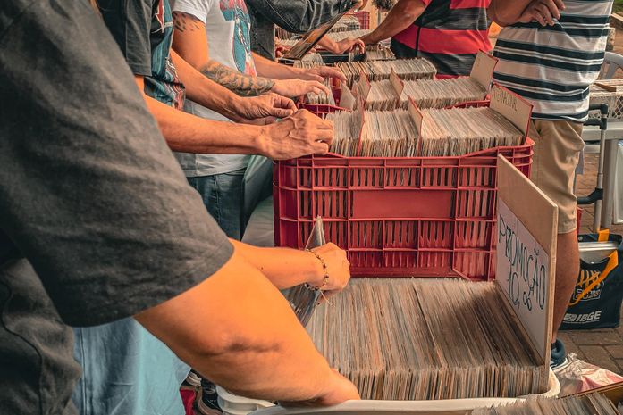 Com entrada gratuita, 4ª Feira de Discos de Arapiraca recebe show internacional neste sábado