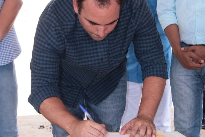 Renato Filho assina ordem de serviço