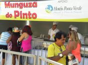 Ao som de frevo, Mugunzá do Pinto agita a orla de Ponta Verde