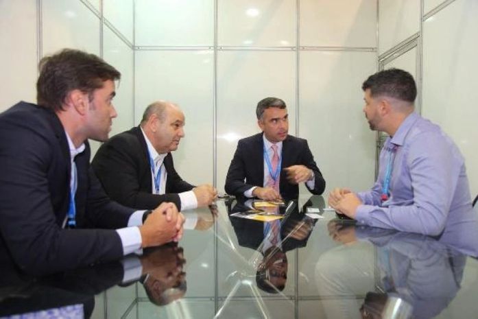 Rafael Brito apresenta sistema de incentivo fiscal de Alagoas para atrair novos voos