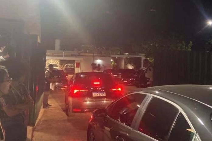 Convidados chegam em peso à casa de Arthur Lira para festa após apresentação da regra do arcabouço fiscal a líderes