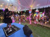 Abertura da Vila de Carnaval leva alegria e diversão ao Parque do Centenário