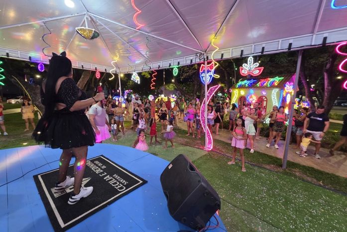 Abertura da Vila de Carnaval leva alegria e diversão ao Parque do Centenário