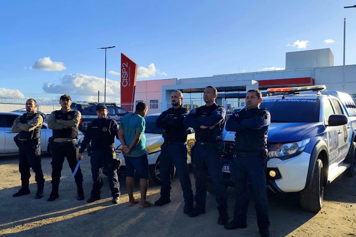 Assédio e arma branca: suspeito é imobilizado no Centro