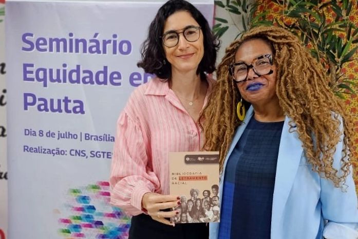 Laise Rezende , do MS, propôs a inclusão da 'Bibliografia de Letramento Racial' nas ações do Pet, das universidades brasileiras. Bem legal!
