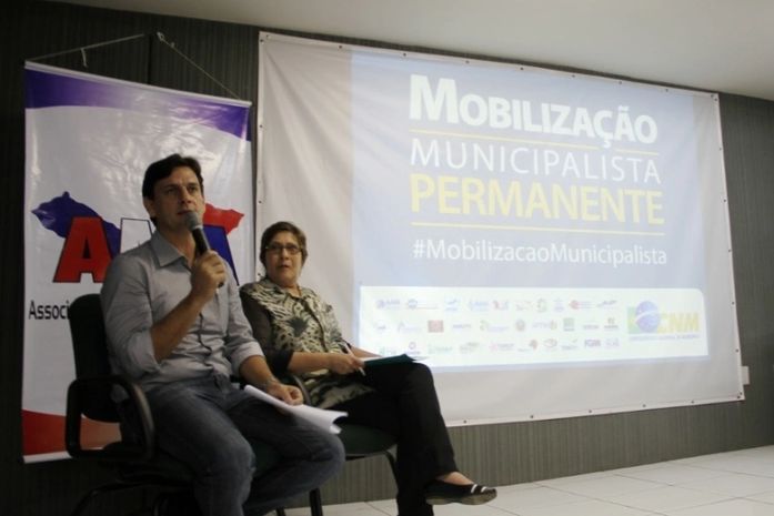 Reunidos em Arapiraca, prefeitos mostram números da crise à população