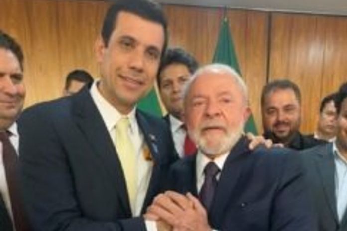 Presidente da AMA participa de reunião com presidente Lula, em Brasília