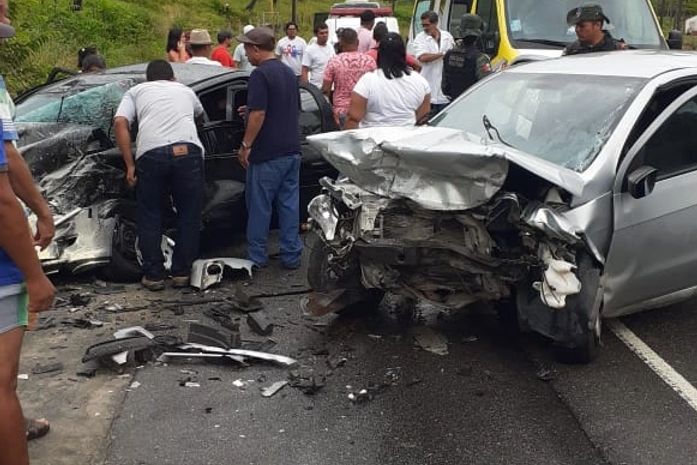 Acidente envolvendo três veículos deixa feridos no litoral Sul do estado