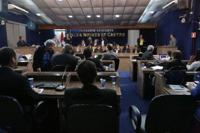 Vereadores lotaram plenário após denuncia em novembro de 2014