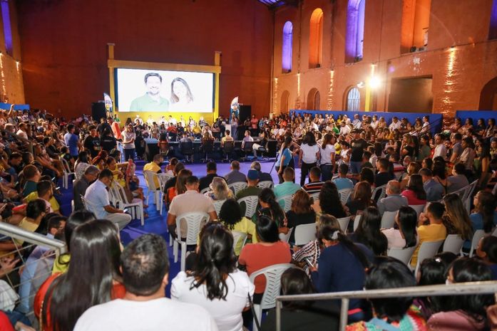 Rodrigo e Jó lotam evento para construção coletiva de plano de governo