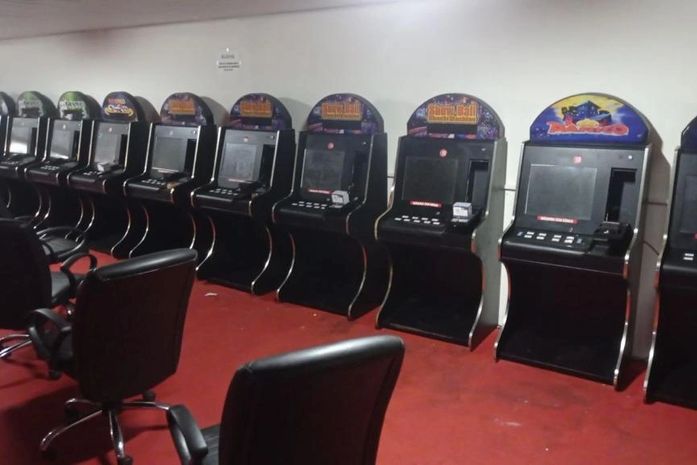 Vídeo: Polícia fecha casas de jogos de azar em dois bairros de Maceió e apreende 55 máquinas