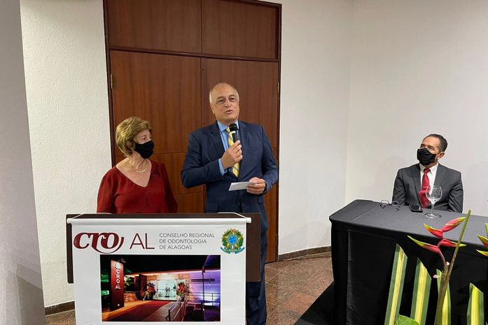 Conselho Regional de Odontologia concede título de honra ao mérito ao deputado estadual Galba Novaes