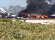 Avião explodiu após a queda
