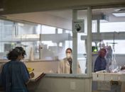 Brasil registra 492 mortes pela covid nas últimas 24 horas; média móvel é de 513
