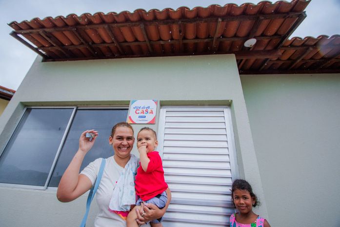 Governo de Alagoas entrega 103 casas e inaugura pavimentação em Cacimbinhas