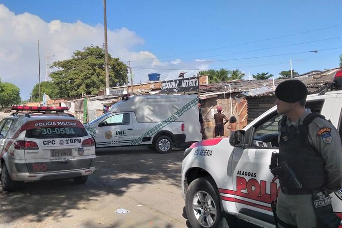 Durante discussão, homem é empurrado, bate a cabeça no chão e morre em Maceió