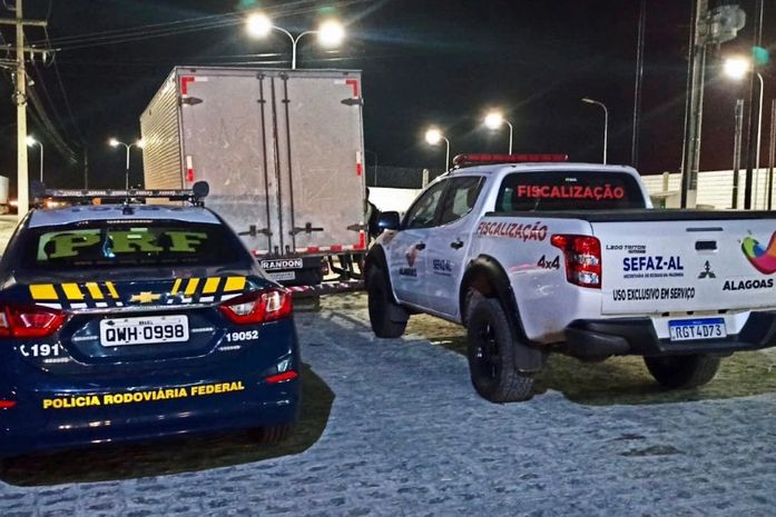 PRF apreende 744 caixas de óleo de soja sem Nota Fiscal em Rio Largo