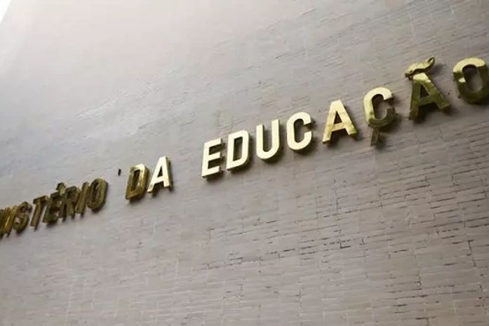 Cai mais um integrante do governo Lula