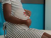 Mulheres pretas têm duas vezes mais risco de morrer durante ou após o parto que pardas e brancas
