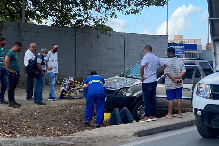 Atropelamento deixa ciclista ferido na Durval de Góes Monteiro em Maceió