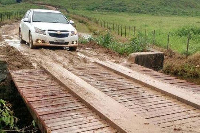 Prefeitura recupera ponte em estrada rural de Maragogi