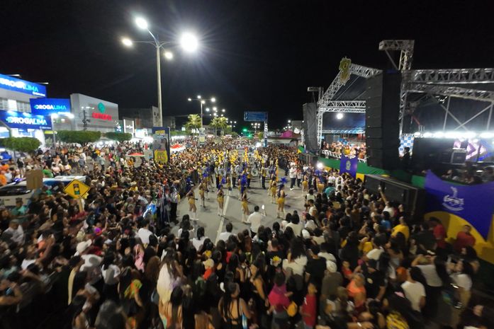 Resgate do desfile cívico reúne grande público em Delmiro Gouveia após dez anos