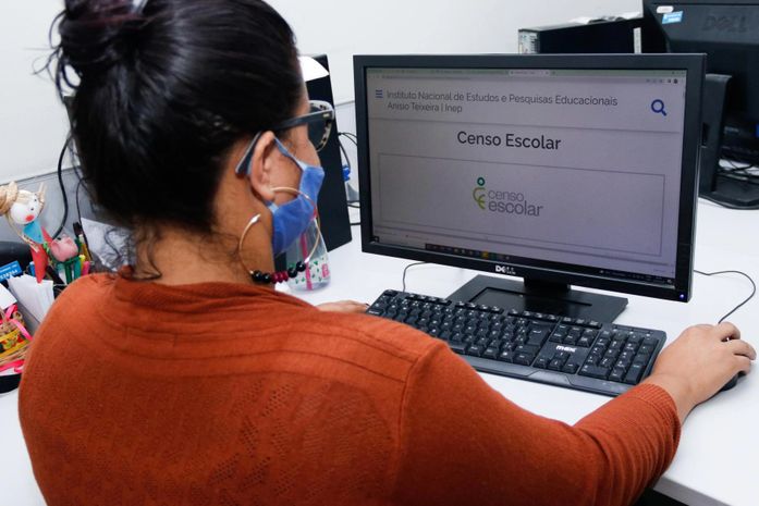 Instituições de ensino devem informar dados relacionados à movimentação e rendimento de alunos