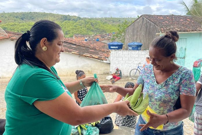 Prefeitura de Branquinha entrega mais de 21 toneladas de alimentos adquiridos pelo PAA em outubro