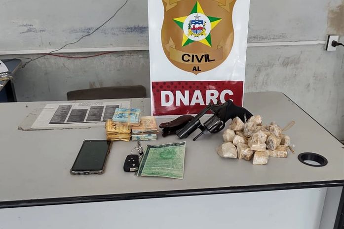 PC prende em flagrante acusado de tráfico de drogas em Arapiraca