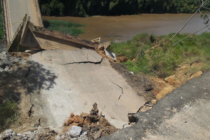 Ponte desaba na zona rural de Rio Largo e deixa prejuízos para moradores e Usina