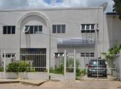 Homem é assassinado a tiros em bar