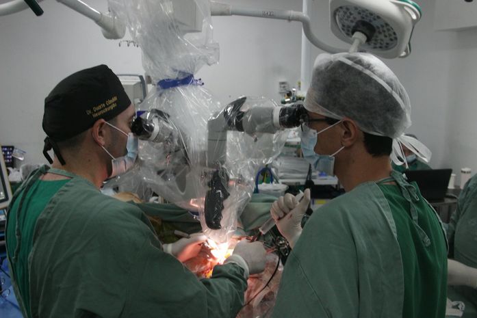 Santa Casa de Maceió realiza cirurgia cerebral de alta complexidade com paciente acordada