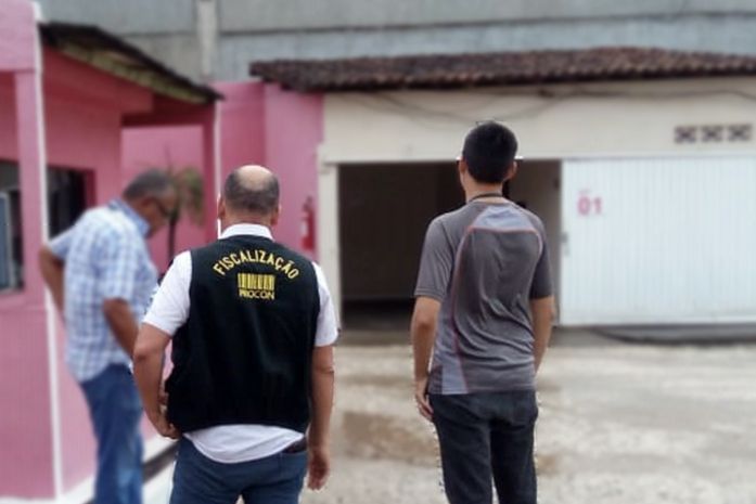 Restaurantes e motéis são fiscalizados pelo Procon Arapiraca na véspera do Dia dos Namorados